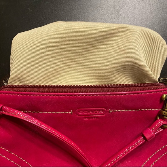 Coach patent leather magenta wristlet - Picture 5 of 6